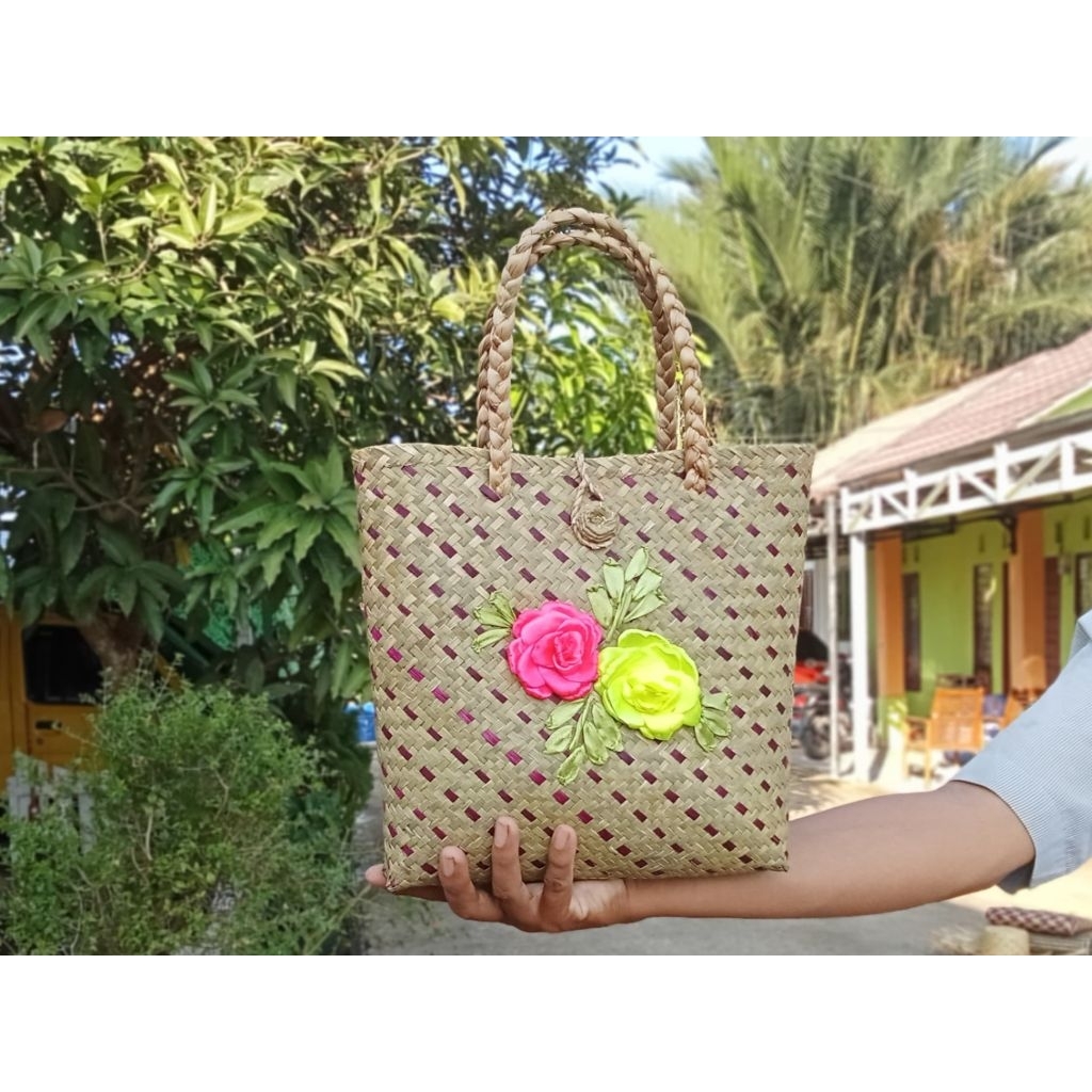 

TAS PURUN SEDANG SULAM BUNGA 25X25cm
