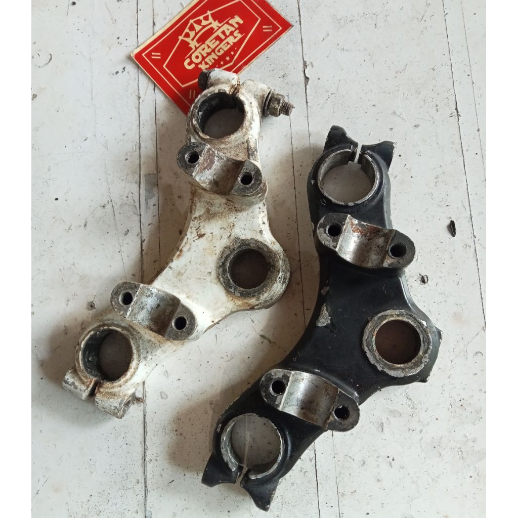 SEGITIGA ATAS / TRIPLE CLAMP RX-KING KOBRA TUA OLD MASTER ORIGINAL COPOTAN