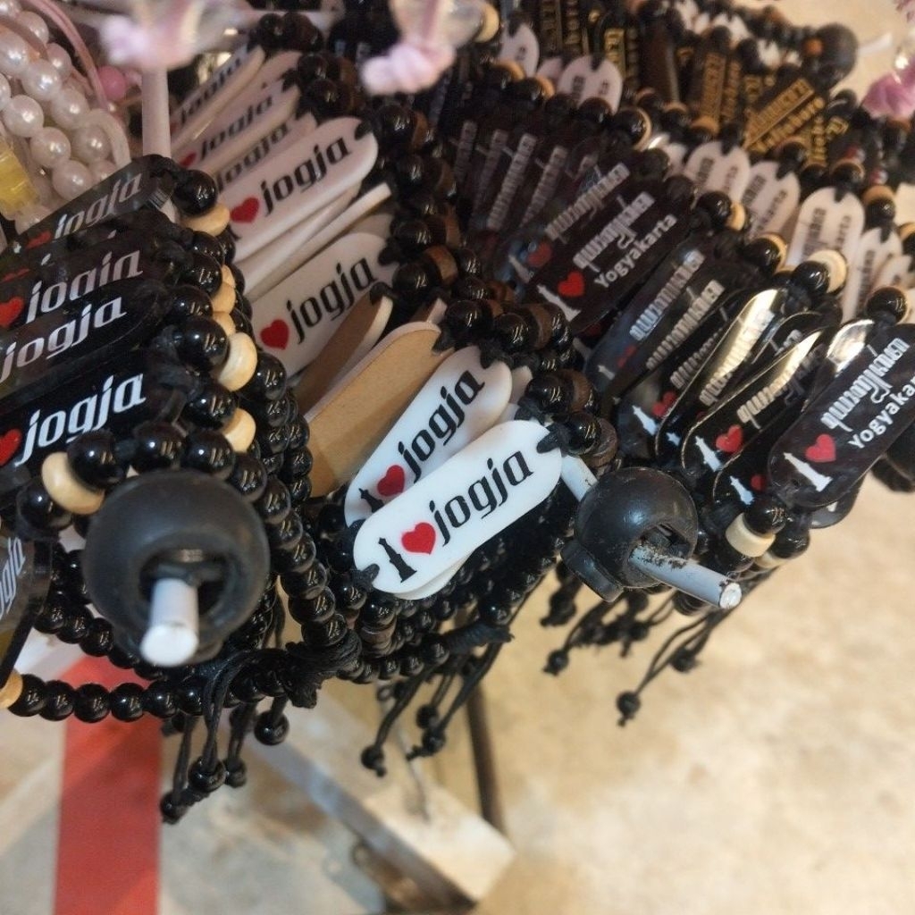 Gelang Jogja ( BISA MIX ) Malioboro Monte Hitam / Bening TERBARU Souvenir Indonesia