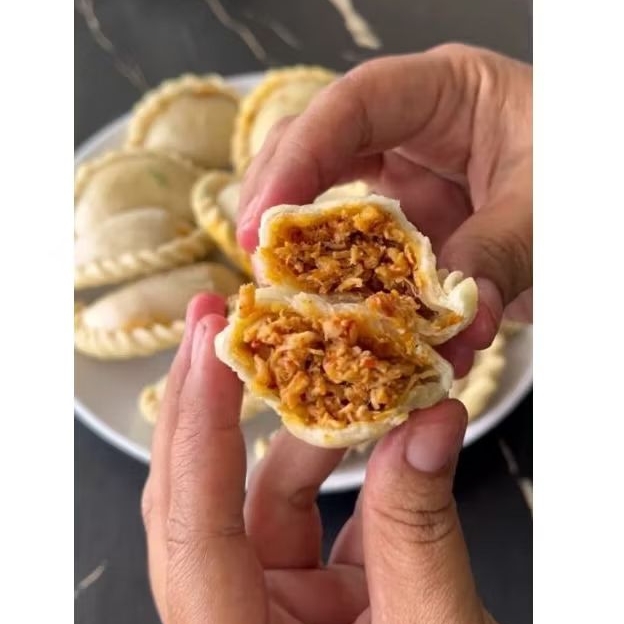 

Cireng isi ayam suwir pedas/original