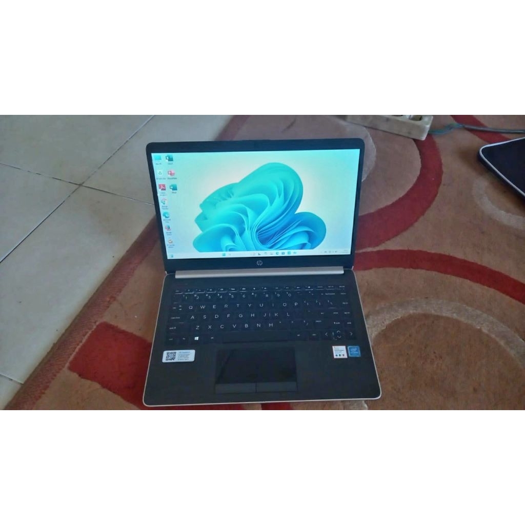 Laptop HP 14s-CF1047TU