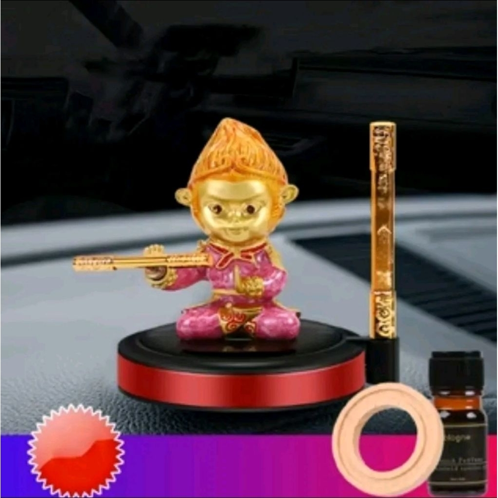 parfum pajangan dashboard mobil motif miniatur sun wukong tongkat berputar tenaga surya