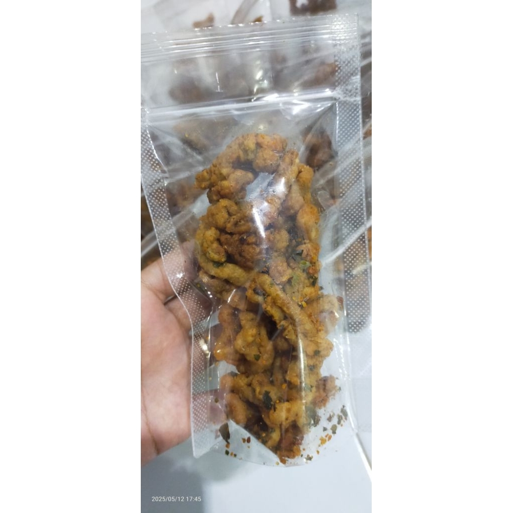 

aneka camilan usus basreng kripca kerupuk seblak makaroni