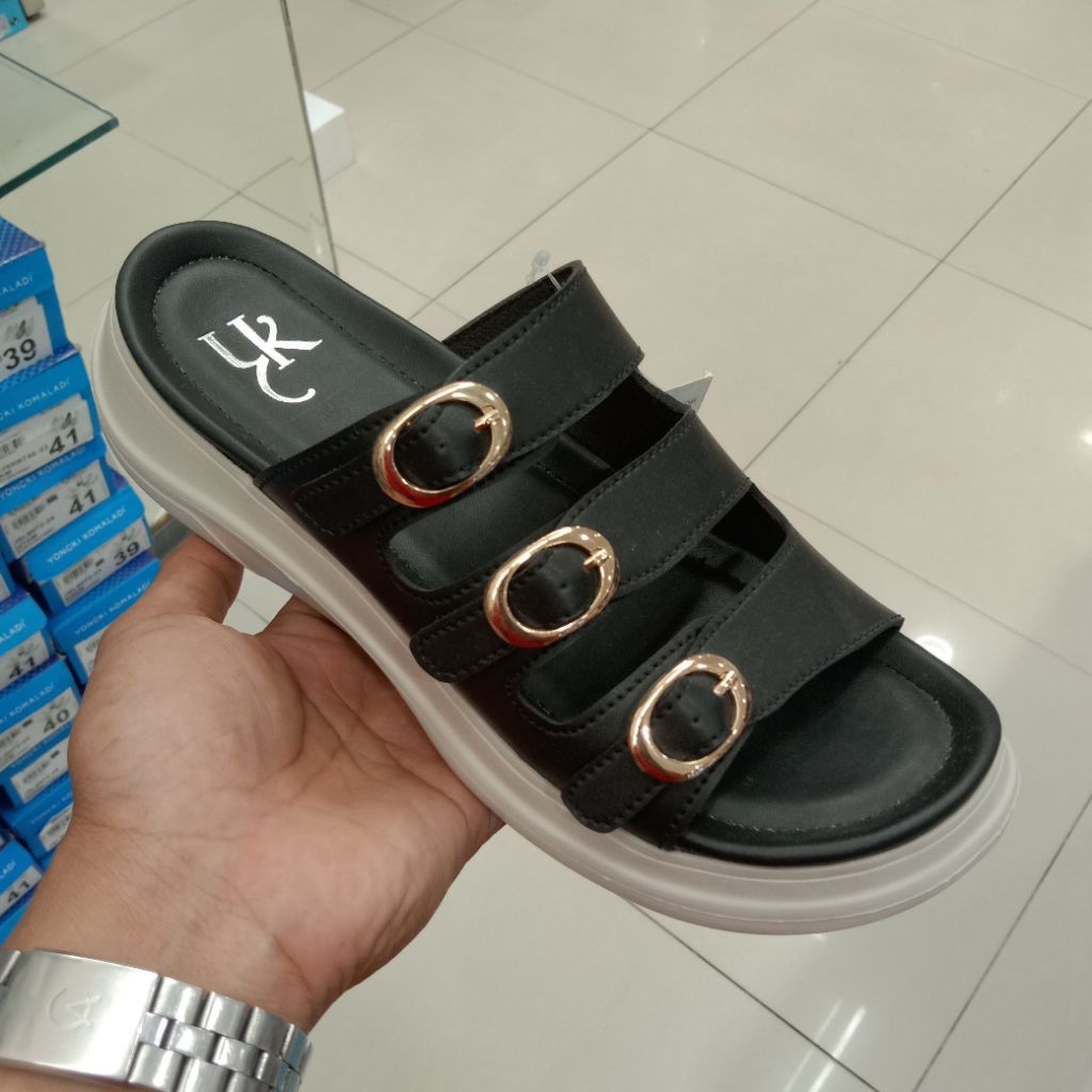 YONGKI KOMALADI SANDAL SLIP ON WANITA ORIGINAL
