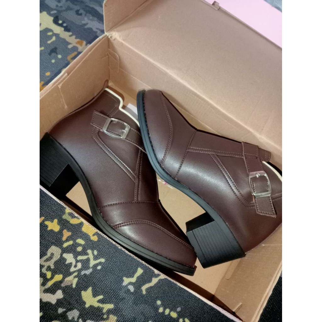 SEPATU BOOTS WANITA ONE LOVE LOVE EVERY DAY