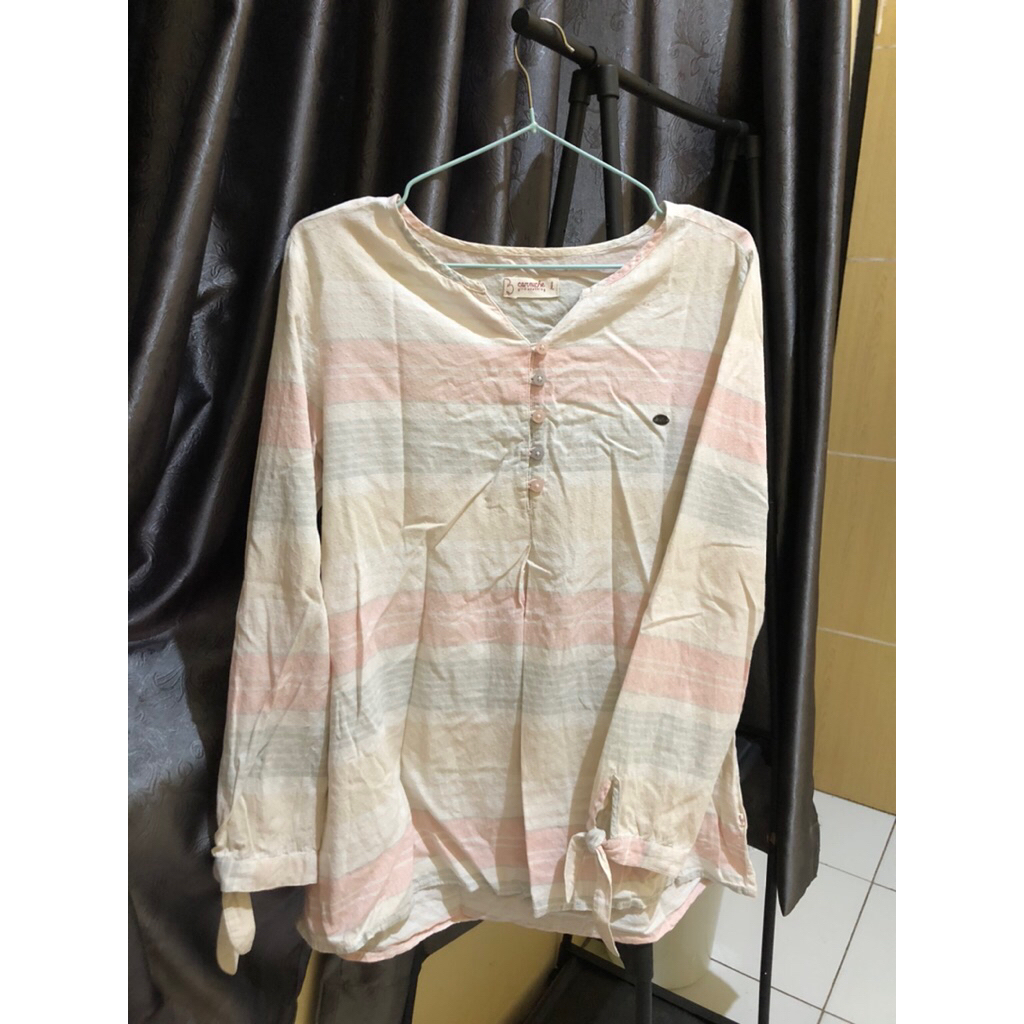 Kemeja blouse Corniche