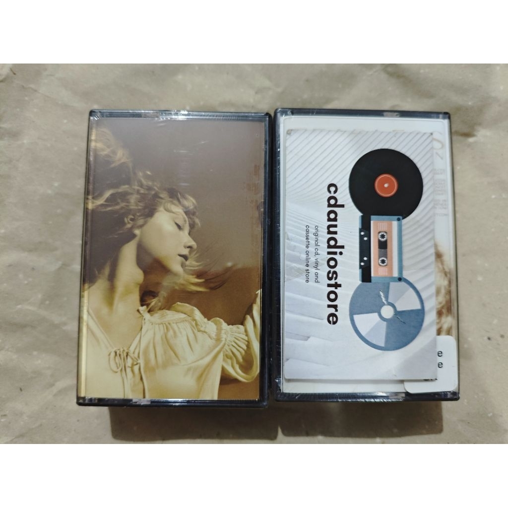 KASET PITA TAYLOR SWIFT - FEARLESS TAYLOR'S VERSION DOUBLE CASSETTE