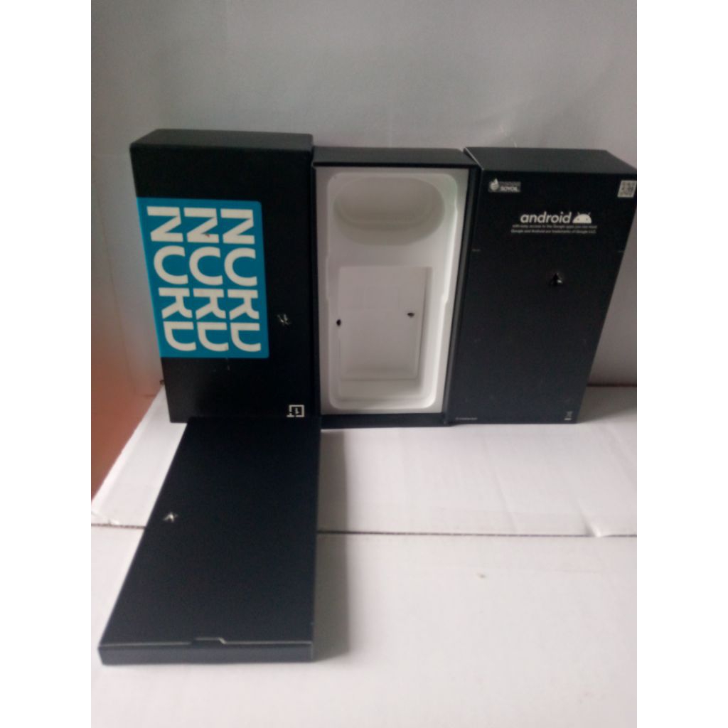 

KARDUS BOX HP ON NURD ORIGINAL
