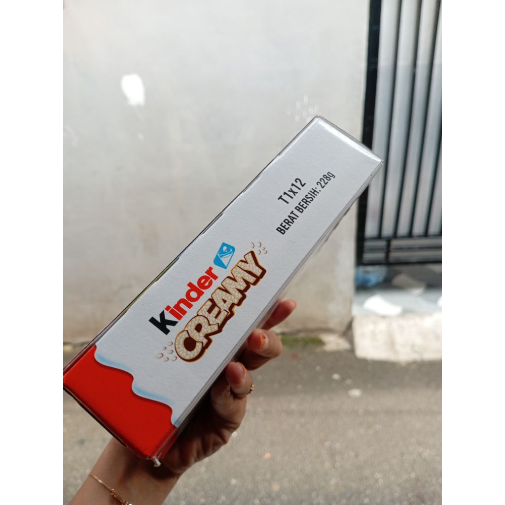 

Kinder Creamy 1 box isi 12 pcs