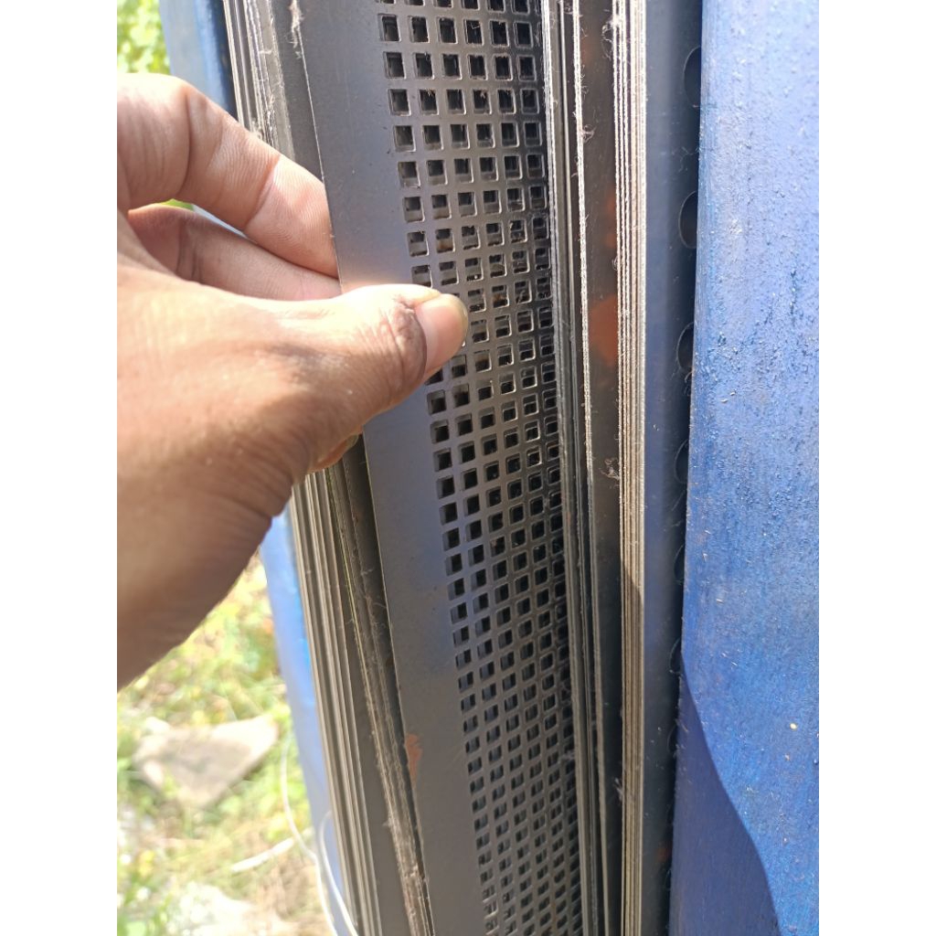 grill ram box speaker ukuran 50x50 lubang kotak lebar lubang 5mmx5mm tebal 0.8mm