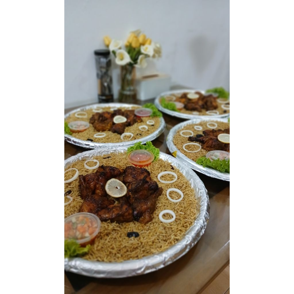 

Hampers Hantaran Paket Nasi Mandhi Kebuli Ayam Bakar Mamika