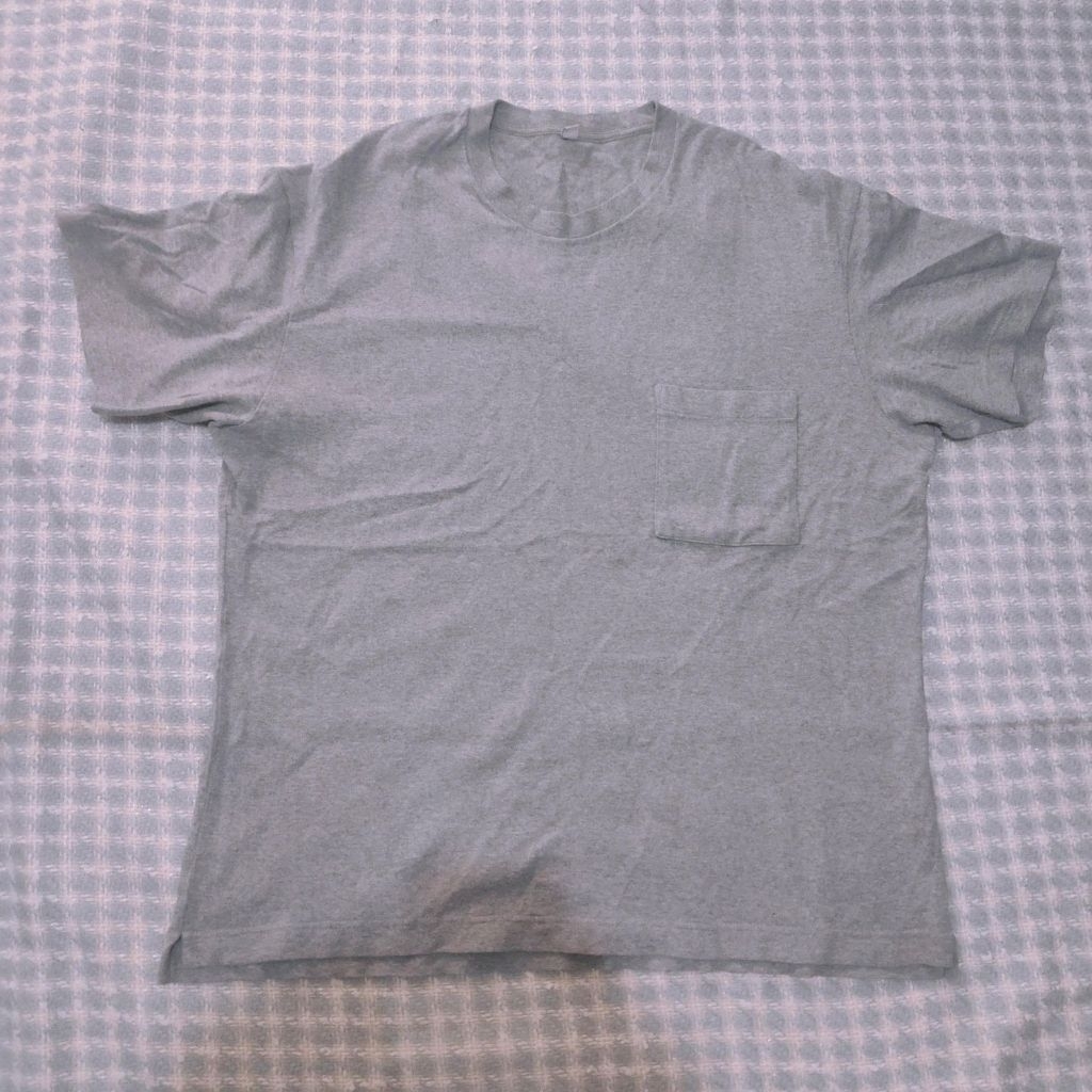 kaos uniqlo pocket size XL abu abu