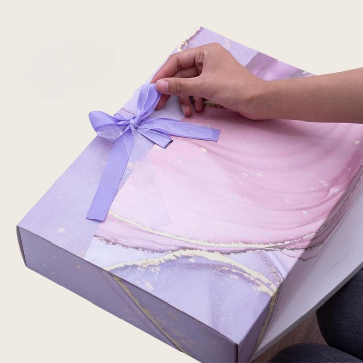 

Dus Isi 1 Pcs Box Lipat Pita 35 Cm Kotak Motif Box Hadiah Kado Souvenir Box Bingkisan