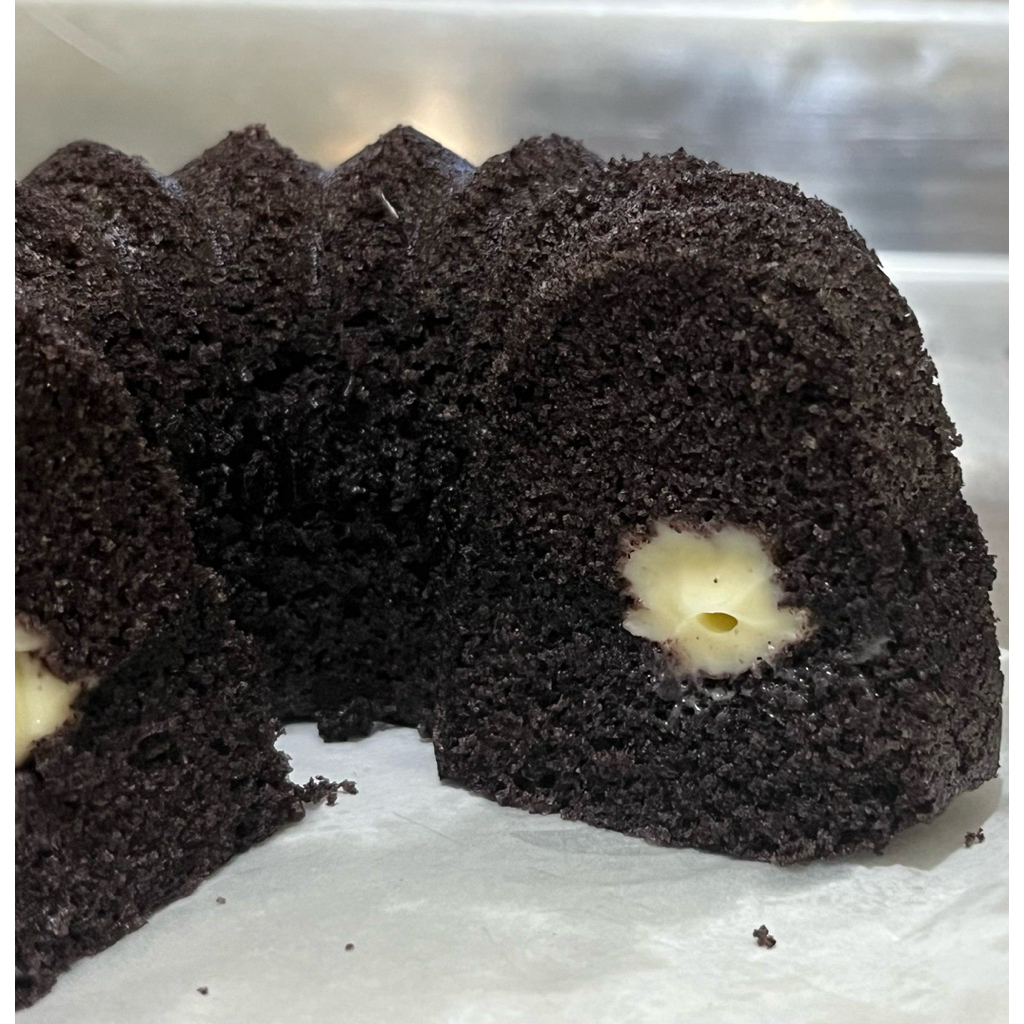 

Bolu Ketan Hitam Keju Lumer