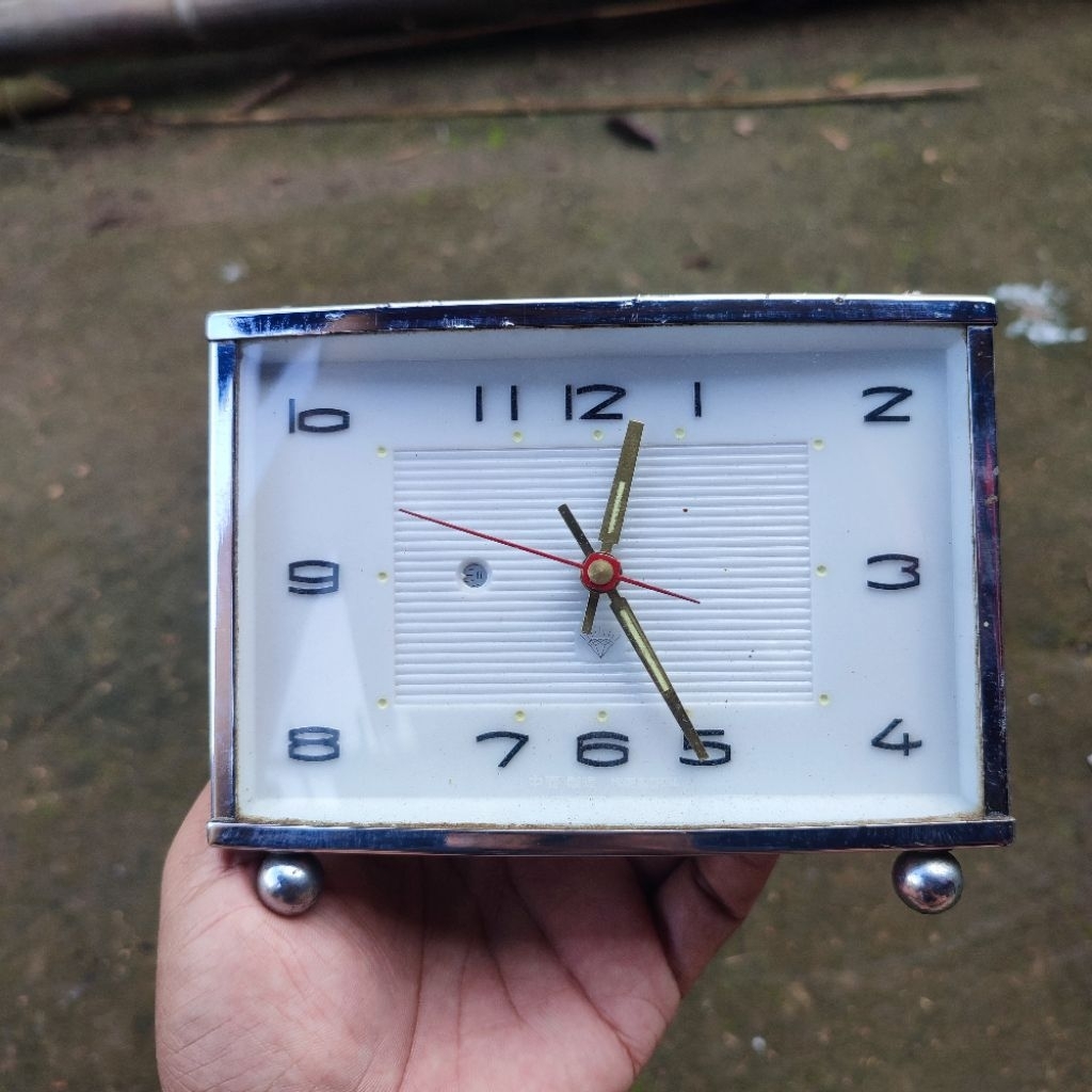 Jam jadul jaman dulu klasik classic lama kuno lawas pajangan merk diamond otomatis tanpa baterai bat