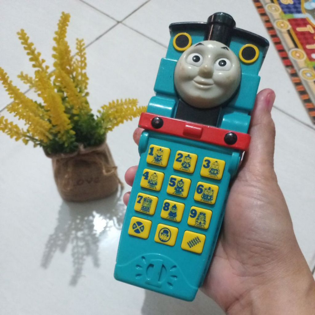 Preloved❤️ 2009 Thomas The Train Cell Phone