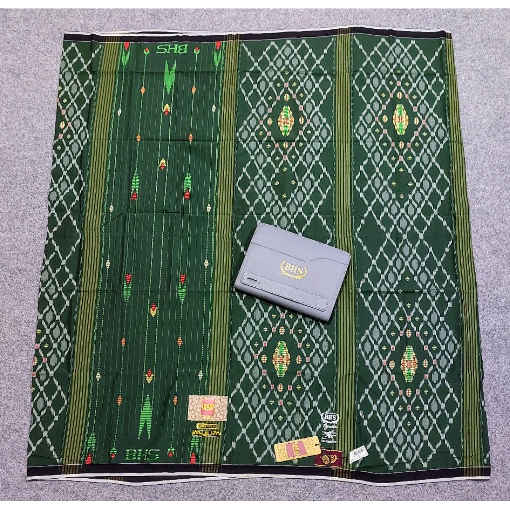Sarung BHS Signature SKI Gold (Songket Ikat) Spunsilk-Mercerized Jahit Tengah TTD. A.R. Bahasuan War
