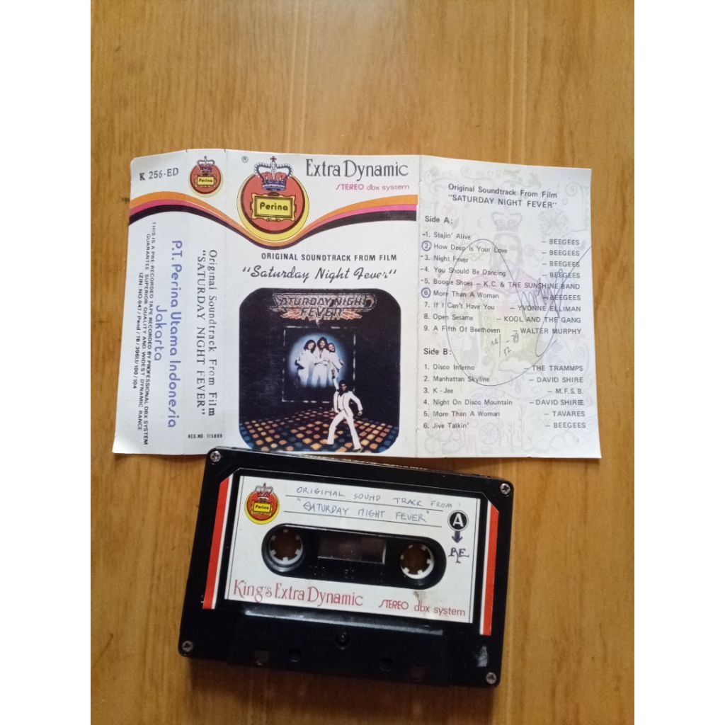 kaset pita soundtrack saturday night fever