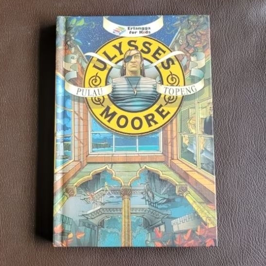 Novel Ulysses Moore Pulau Topeng