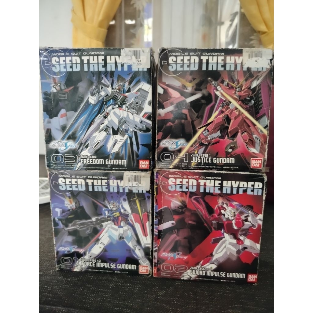 Figure Pasukan Gundam Bandai