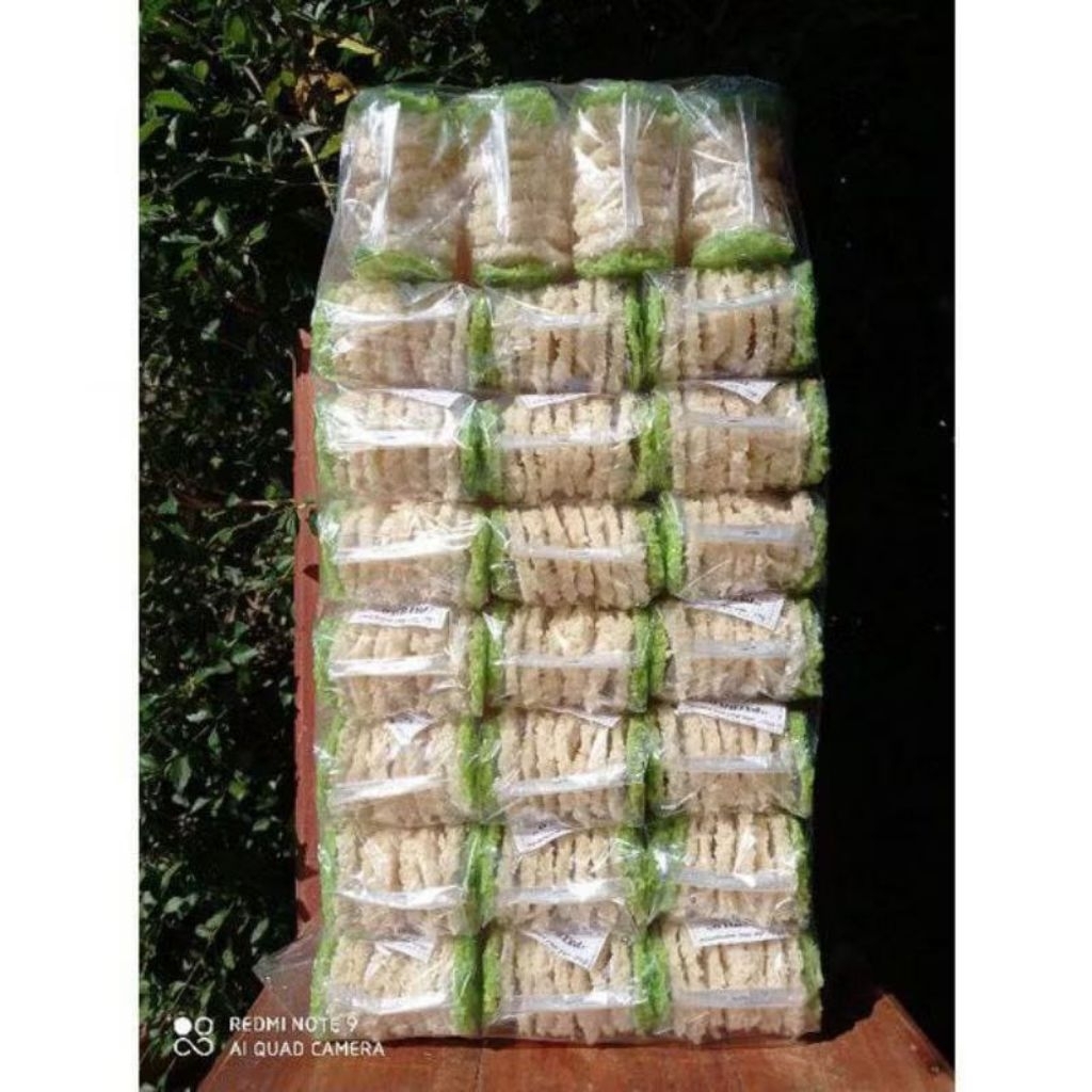 

aneka kriuk2 krupuk tela.patilo.tempe sagu.mangleg