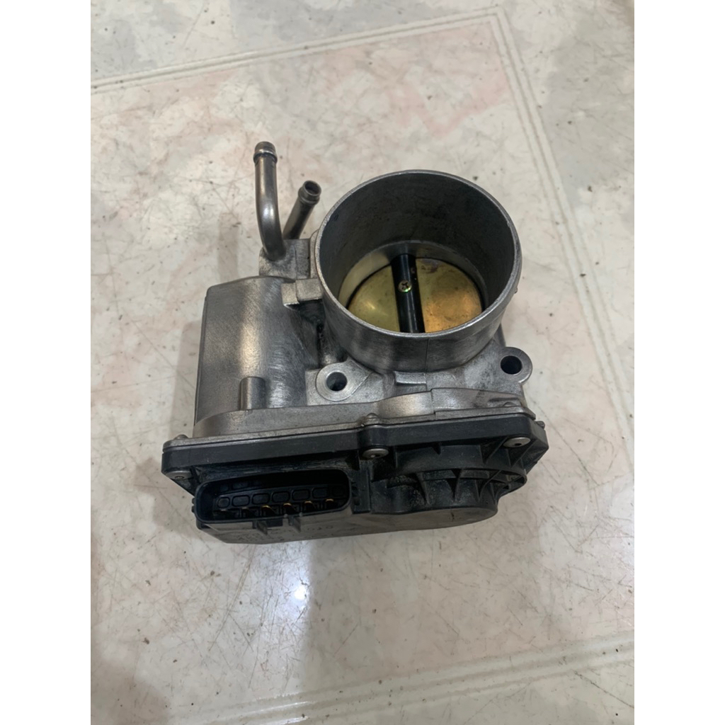 Throttle body innova bensin hilux bensin ORIGINAL 22030-0C010