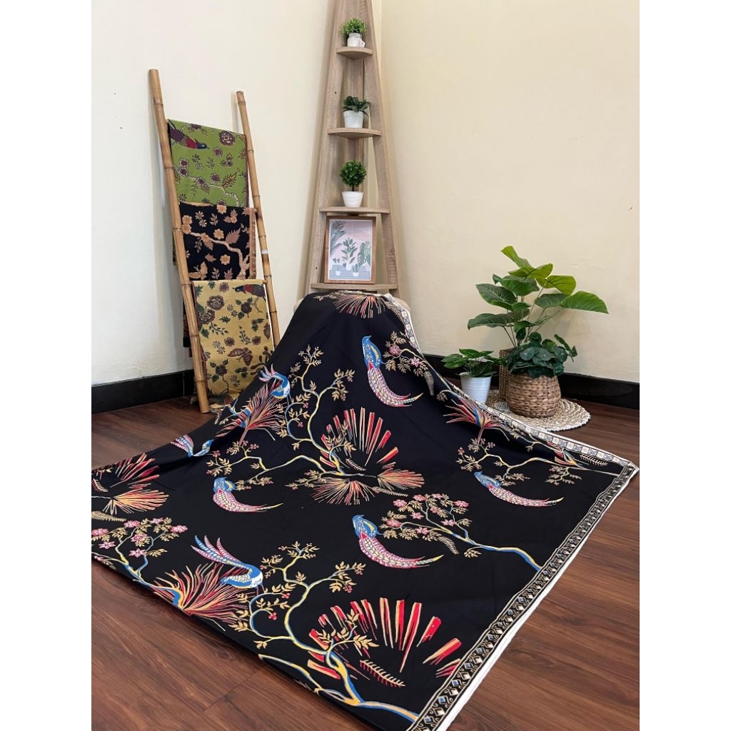 KAIN BATIK SOLO MOTIF BURUNG CENDRAWASIH