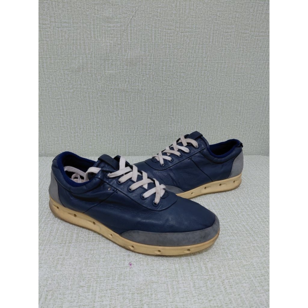 Ecco casual low sneaker biru