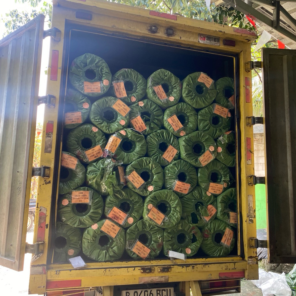 rumput sintetis swiss 7 roll