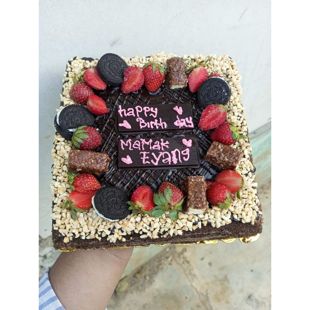 

brownies coklat hias 18x18 cm