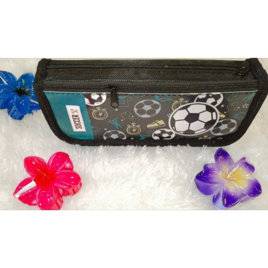 

KOTAK PENSIL, KOTAK PENSIL KAIN, KOTAK PENSIL RESLETING, TEMPAT PENSIL KARAKTER, TAS PENSIL MINI.