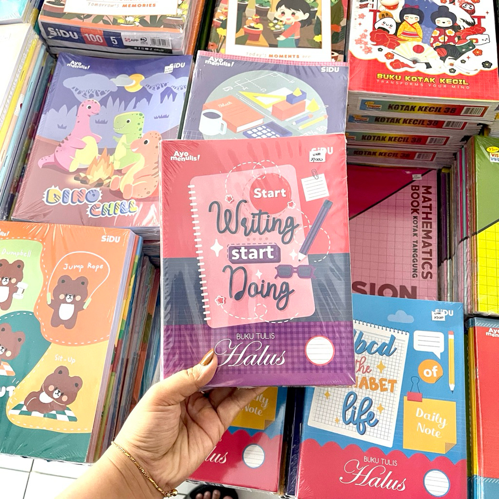 

(10 BUKU) BUKU TULIS HALUS KOLOM 3 SIDU 38 LEMBAR / BUKU TULIS BELAJAR TULIS SAMBUNG