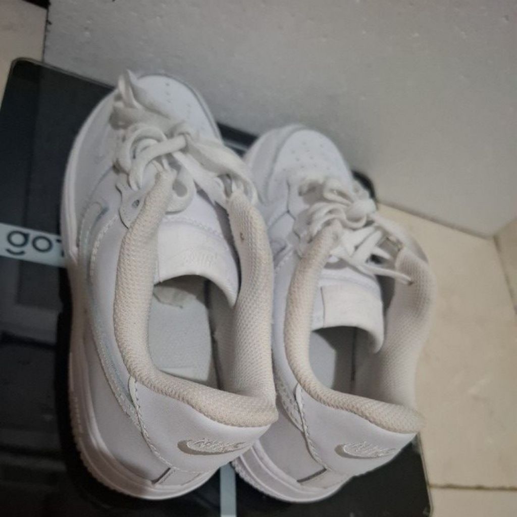 PRELOVED NIKE FORCE 1 (SEPATU ANAK)