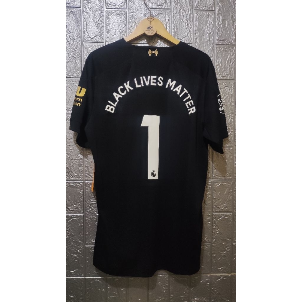 NEW Jersey Original Liverpool kiper 2019/20 ALISSON BECKER bnwt alias BARU masih ada tagnya. Special
