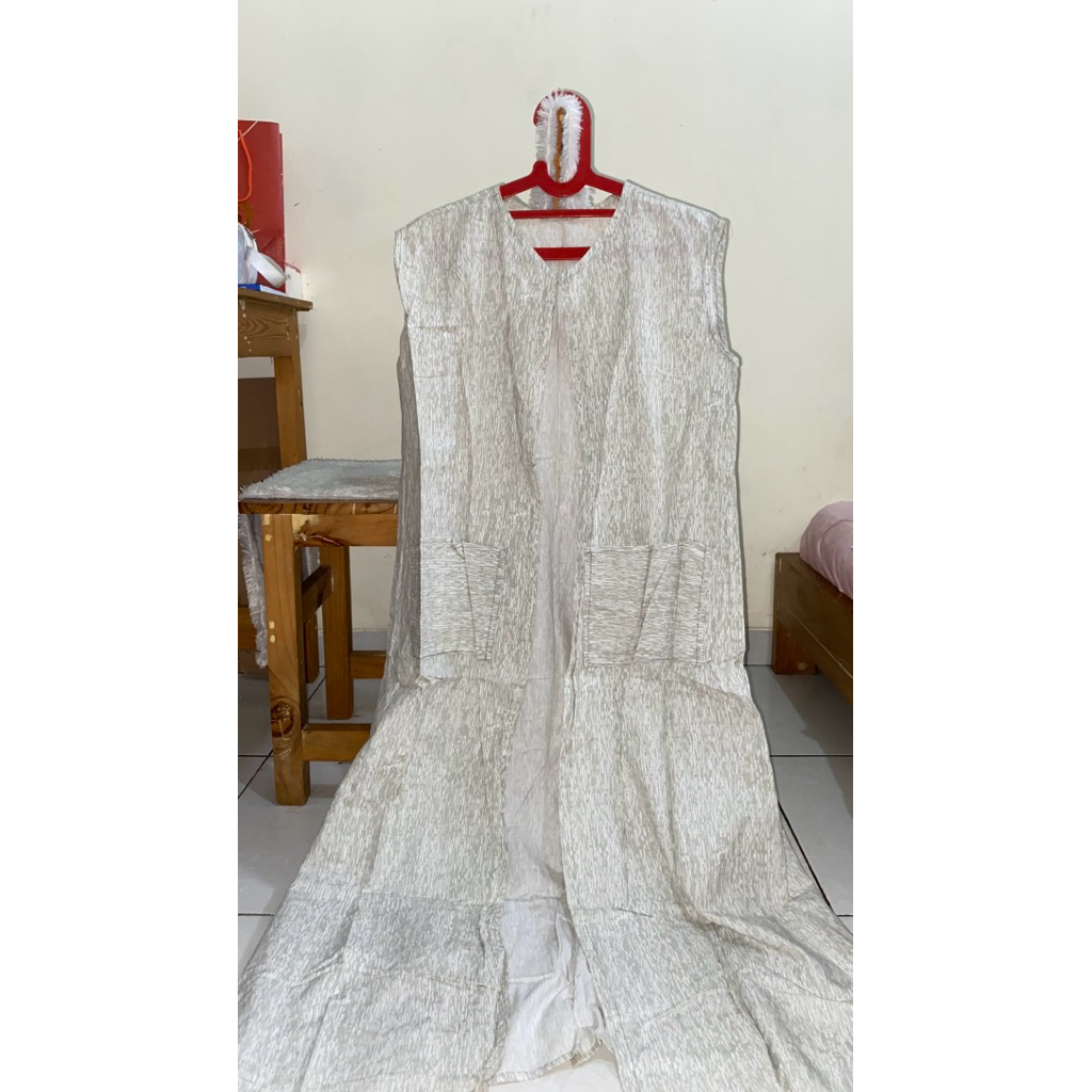 Outer Abu Putih Abstract - Preloved