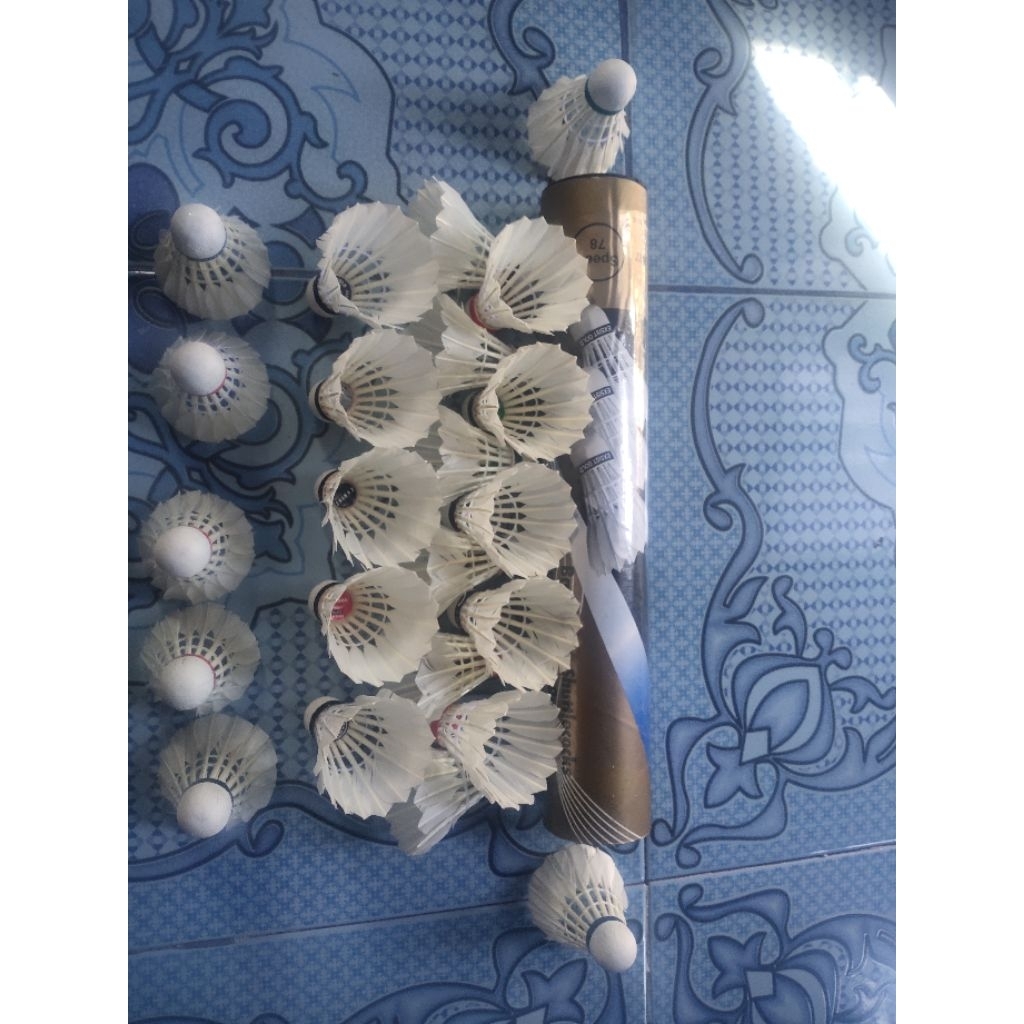 shuttlecock bekas  GRADE A+ 90%++