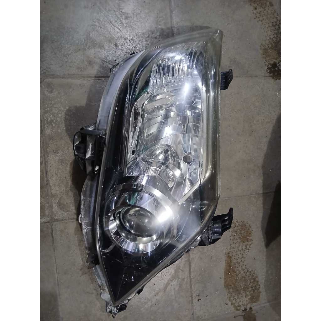 lampu depan fortuner vnt 2014 RH kanan