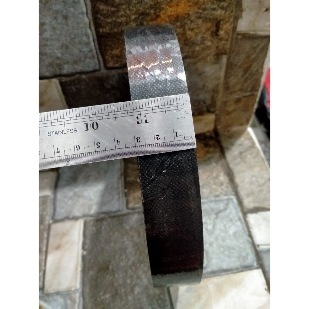 Buntut layangan laken