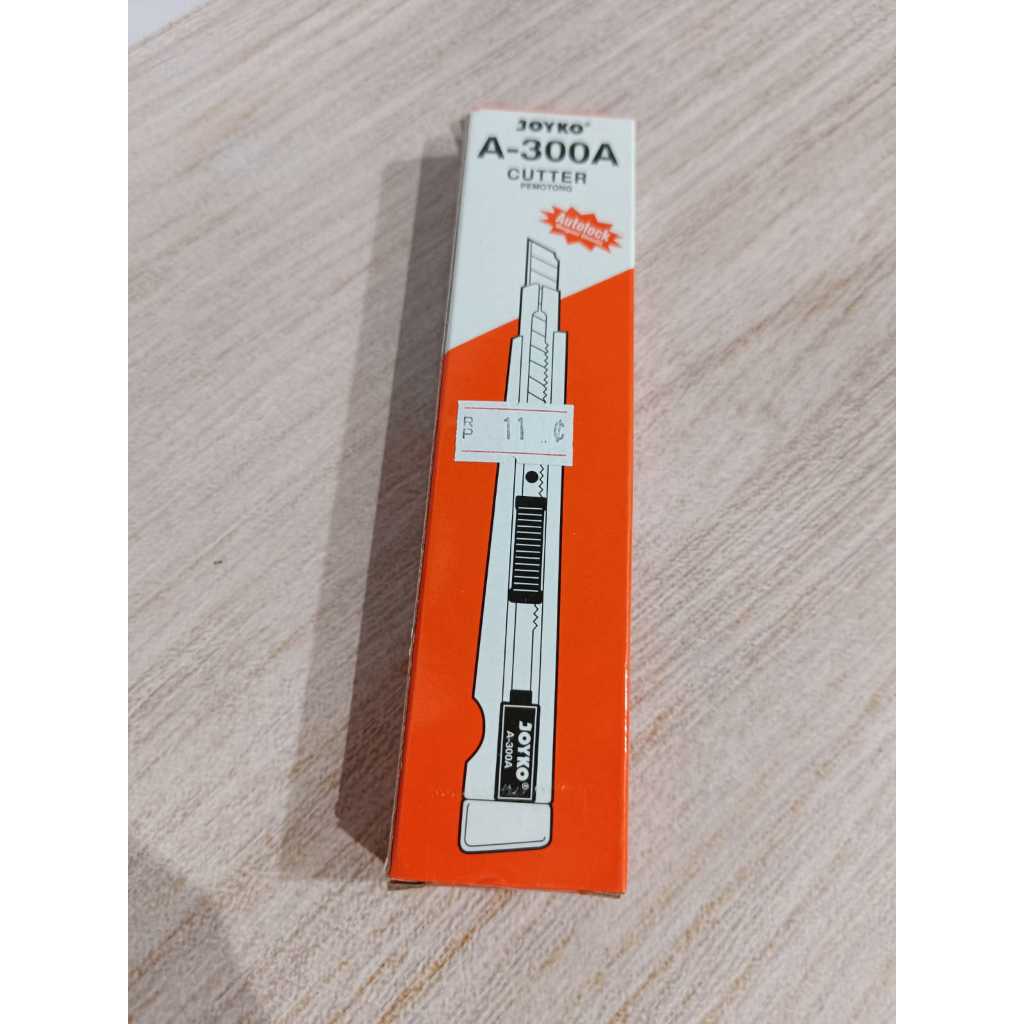 

Cutter Joyko A300A Medium Size | Pisau Pemotong Serbaguna Tajam & Nyaman