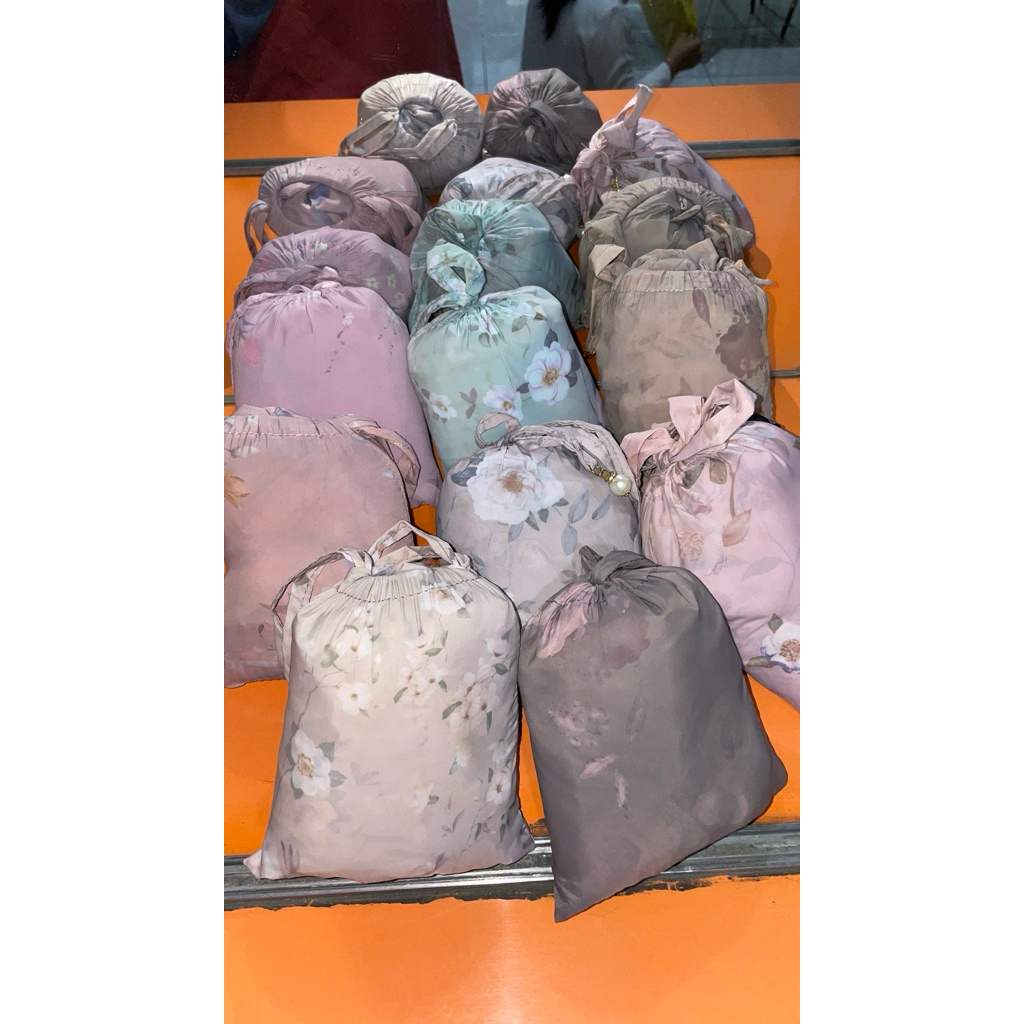 Mukena Saku Traveling parasut korea /motif bunga /