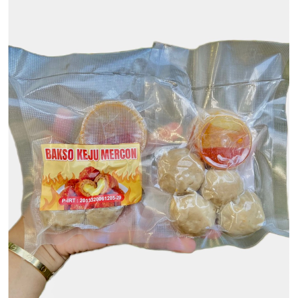 

BAKSO KEJU MERCON ISI 4 BAKSO FREE CHILI OIL