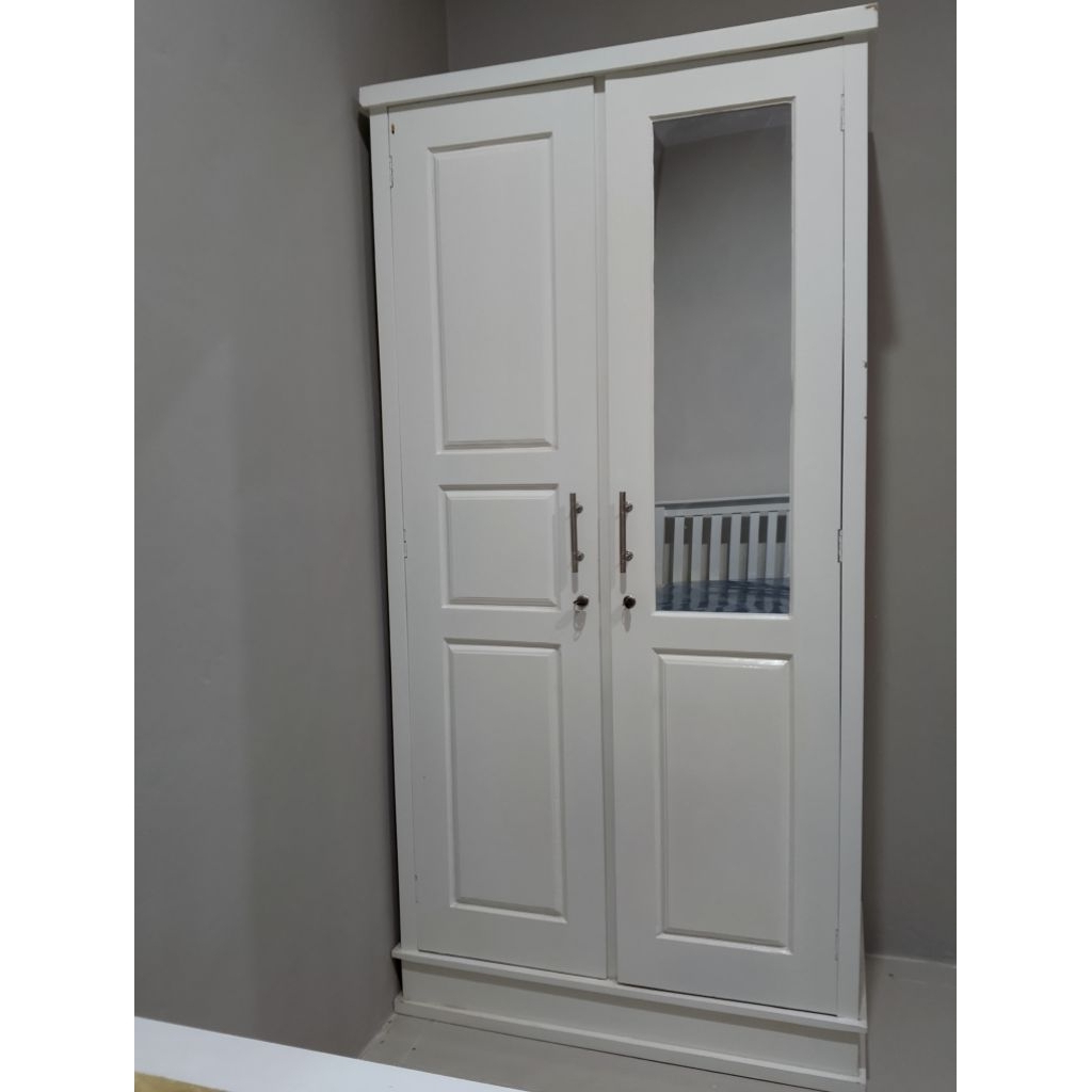 Lemari Pakaian Minimalis Kayu Jati Solid – Finishing Duco Putih
