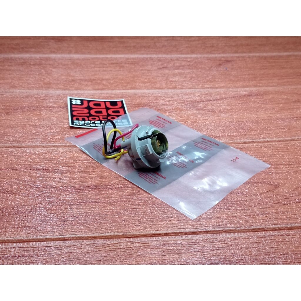 FITTING STOPLAMP SOKET LAMPU BELAKANG BEAT FI BEAT DELUXE BEAT STREET SCOOPY FI BLADE 110 BLADE 125