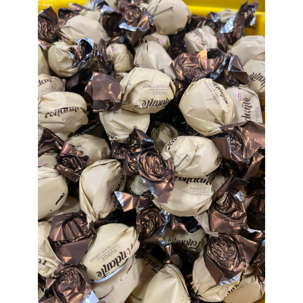 

Fondante Coklat Isi Cream, Karamel & Mint – Camilan Lumer