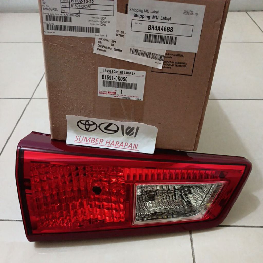 lampu bagasi innova reborn original 81581-0k050 81591-0k050