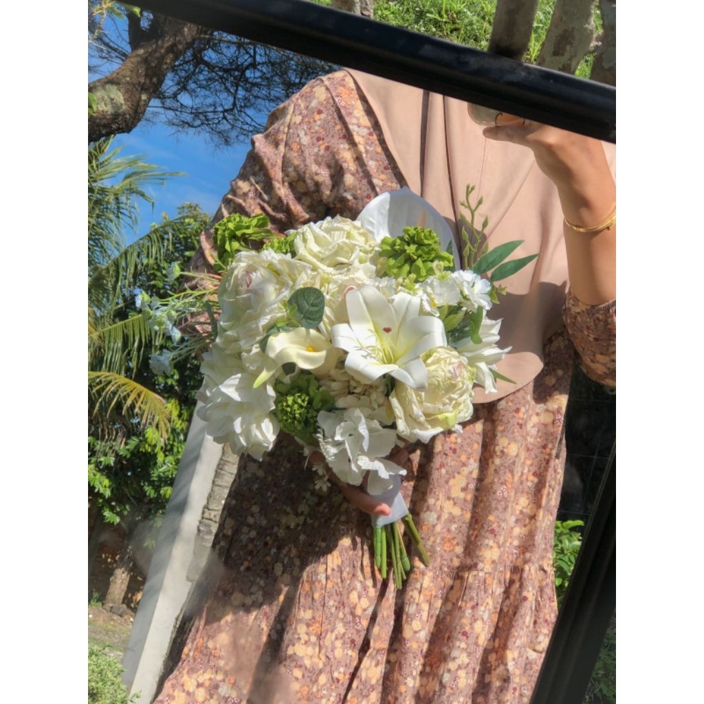 (Hand Bouquet Aisyah) Hand bouquet, bunga tangan, bunga nikah, bunga artificial, bunga juntai, bunga