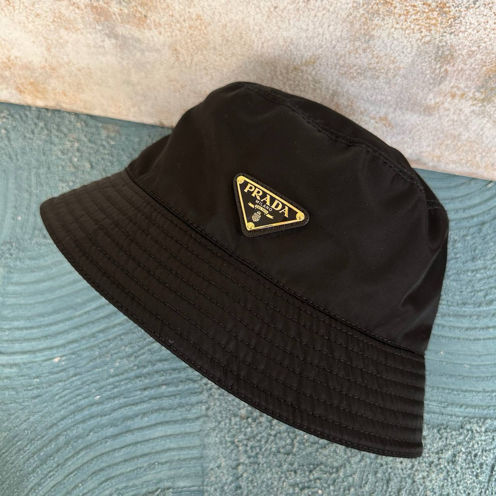 PRADA BUCKET HAT IN BLACK GHW