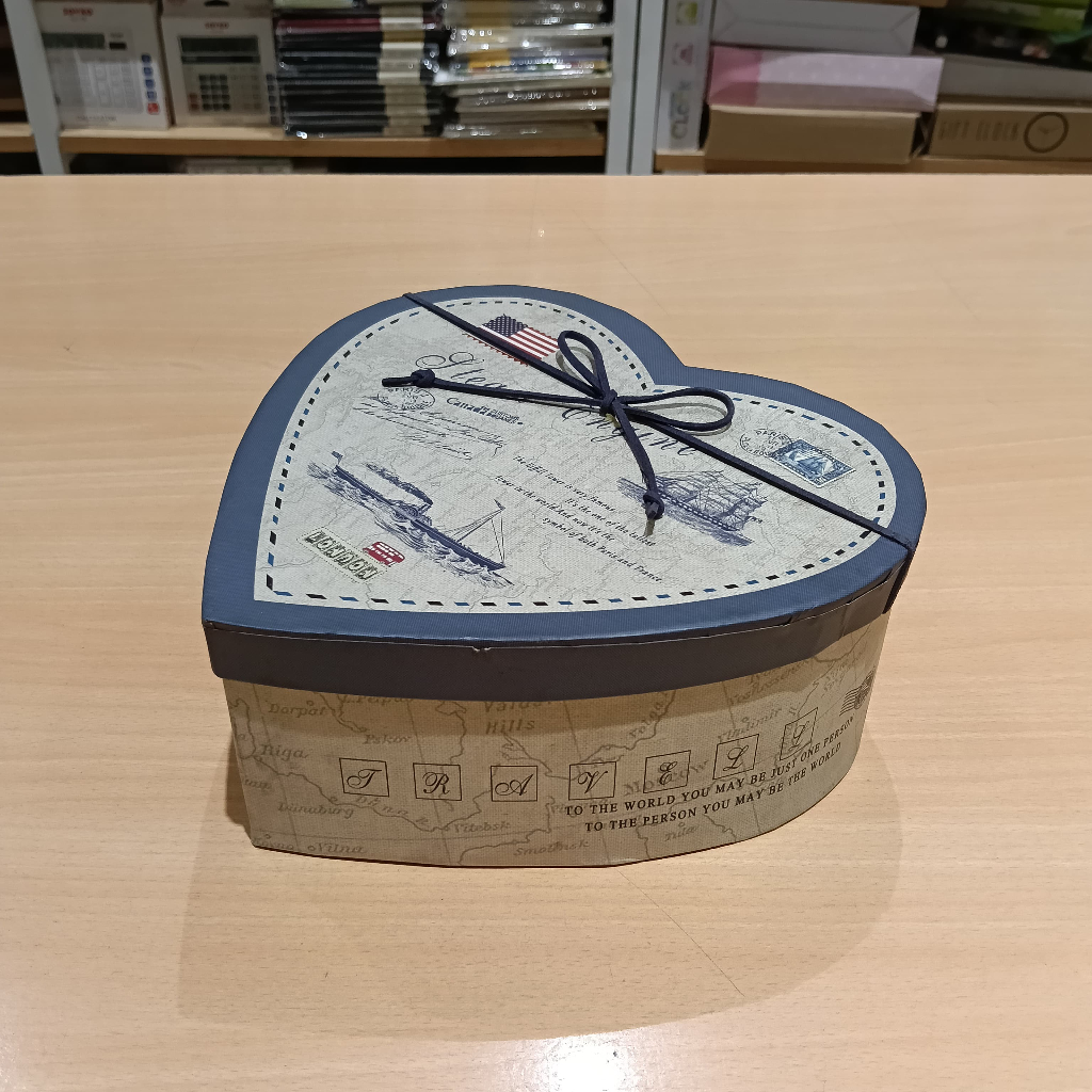 

Gift Box - Kado Bentuk Love Pita