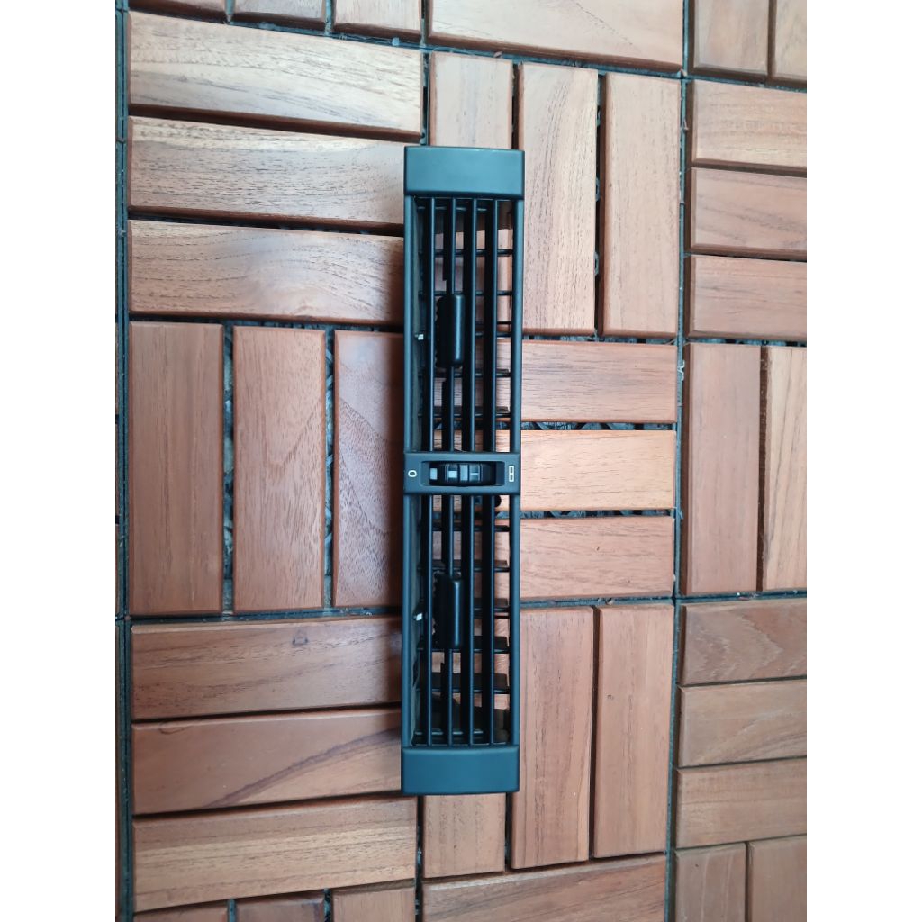 Kisi AC Tengah W124 Mercedes Benz