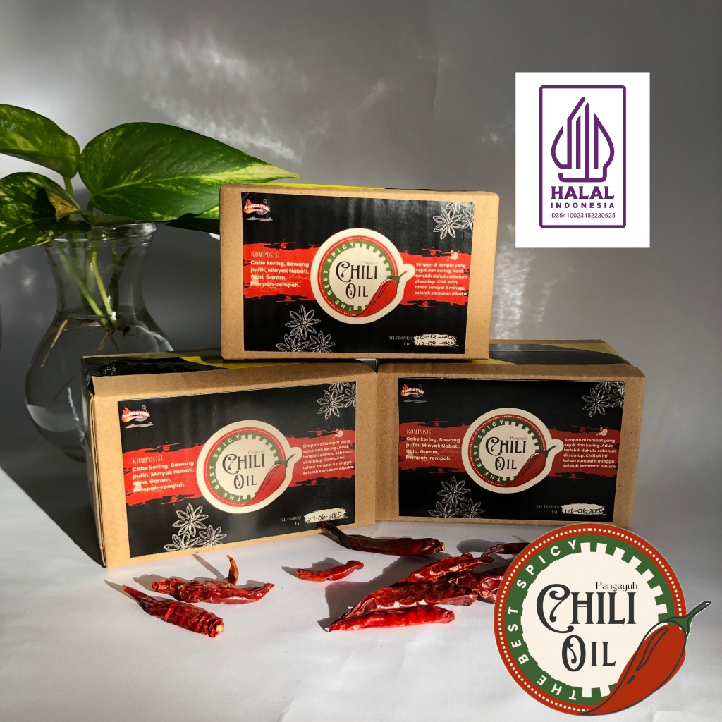 

Pangayuh chili oil halal 45 sachet | The best Aromatic garlic chili oil